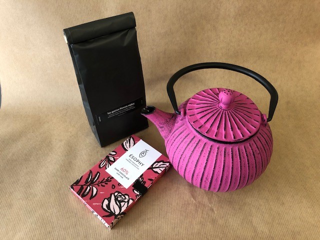 δώρο φούξια τσαγιέρα, τσάι και σοκολάτα